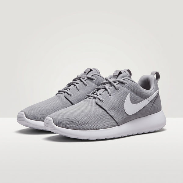 GREY AND WHITE NIKE SIZE 39