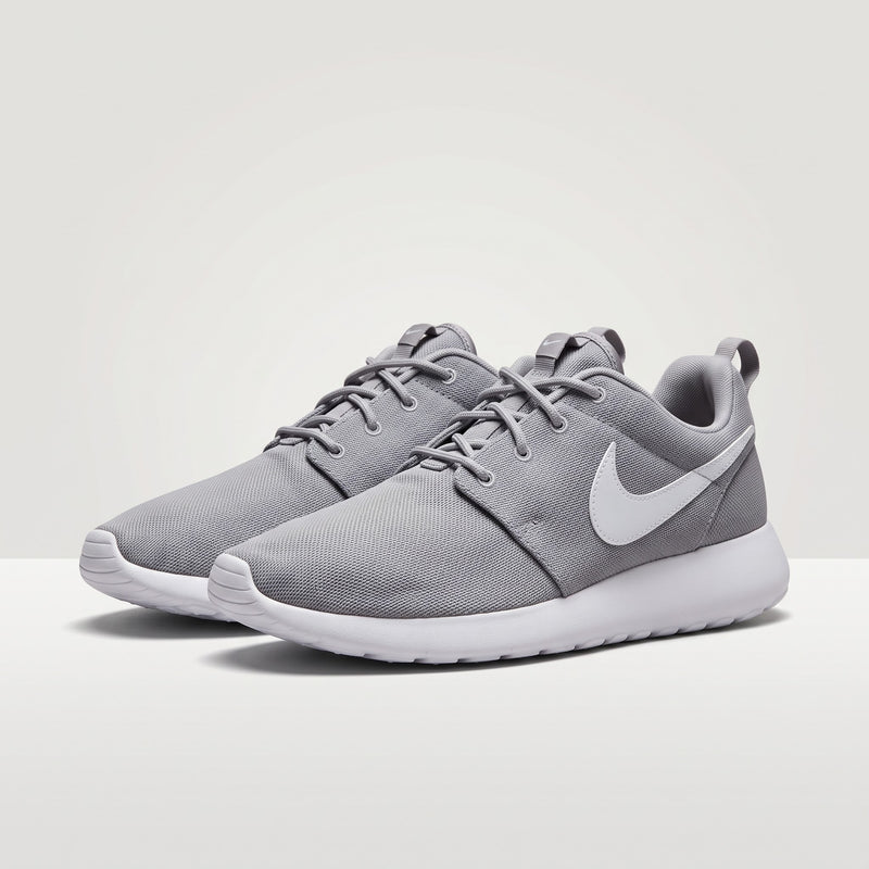 GREY AND WHITE NIKE SIZE 39